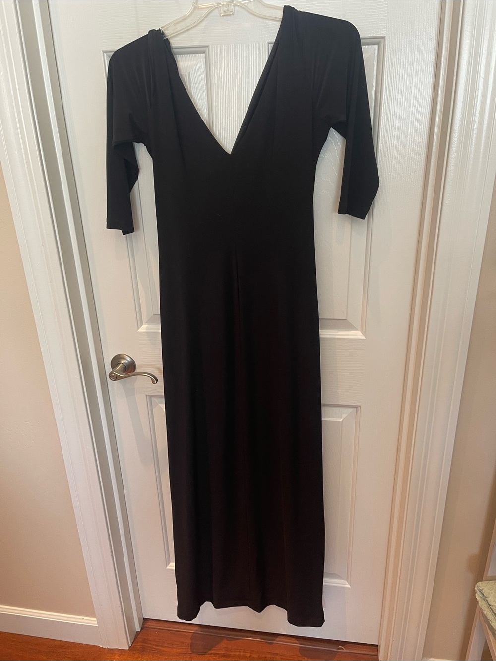 Ralph Lauren Black Long-Sleeve V-Neck Evening Gown with Side Brooch - Picture 7 of 13